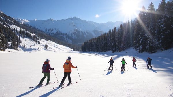 Découvrez les offres de ski de l'ESF pour tous les niveaux